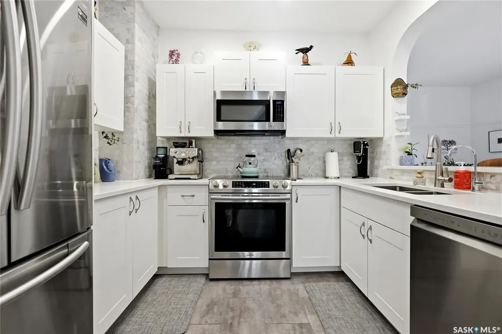 2035 Elphinstone Street Regina SK S4T 3N5
