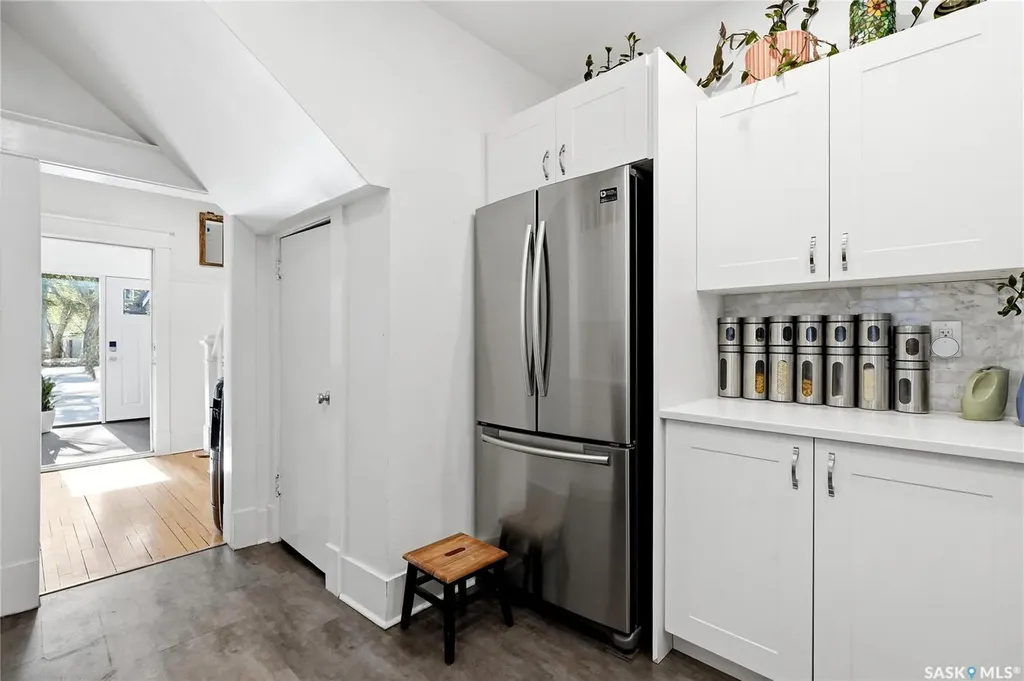 2035 Elphinstone Street Regina SK S4T 3N5