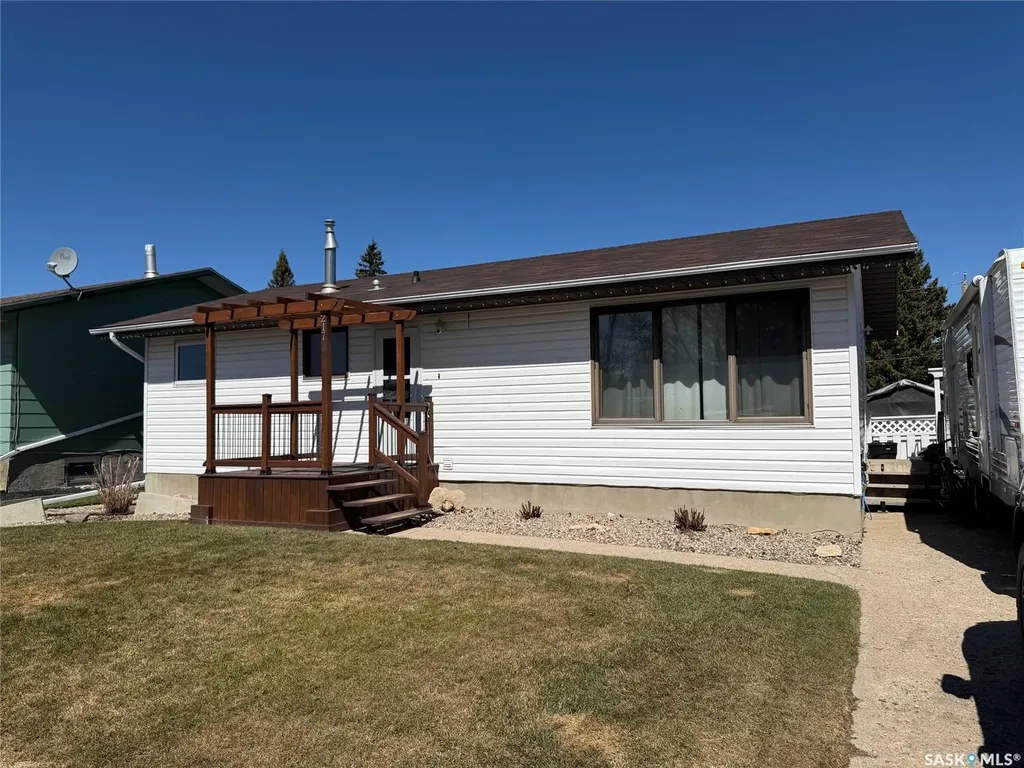 217 4th Avenue E Spiritwood SK S0J 2M0