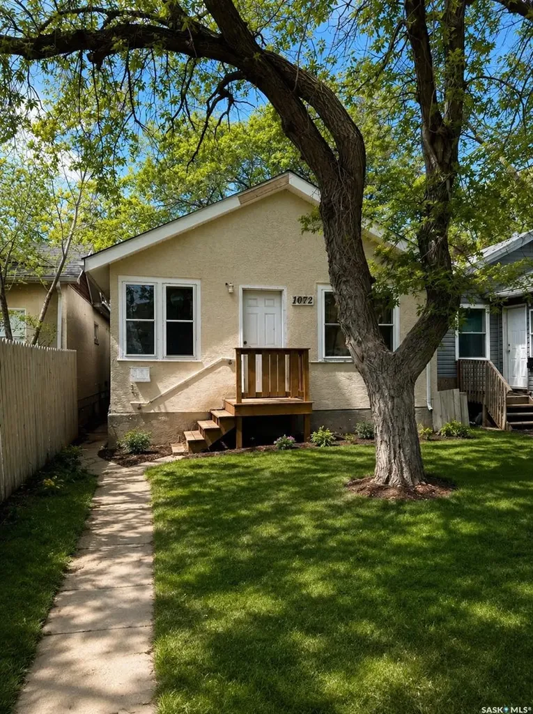 1072 Argyle Street Regina SK S4T 3R3