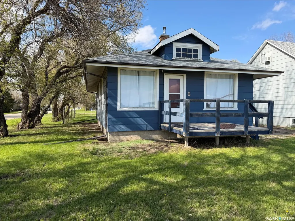 10 Railway Avenue Redvers SK S0C 2H0