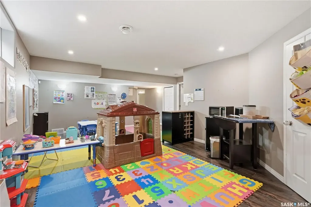 114 Fawcett Crescent Saskatoon SK S7T 0G1