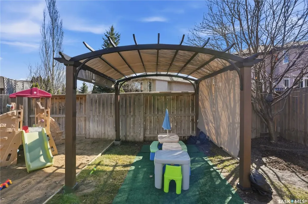 114 Fawcett Crescent Saskatoon SK S7T 0G1