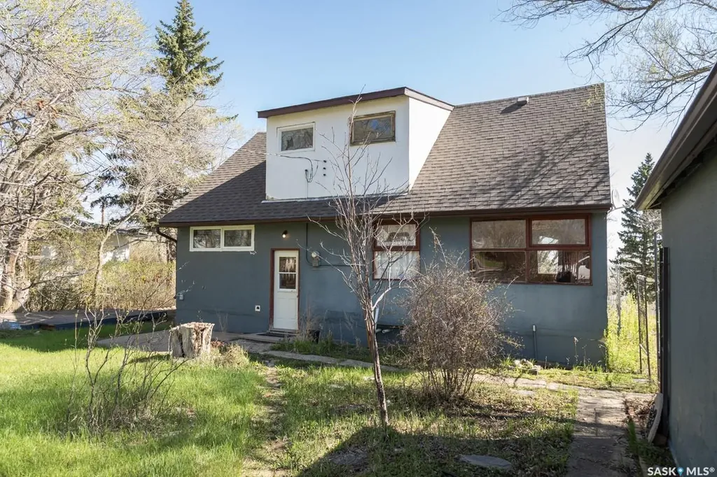 611 Saskatchewan Avenue Kerrobert SK S0L 1R0