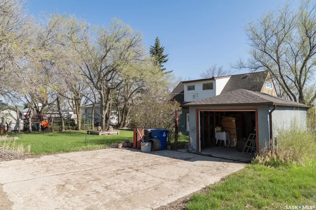 611 Saskatchewan Avenue Kerrobert SK S0L 1R0