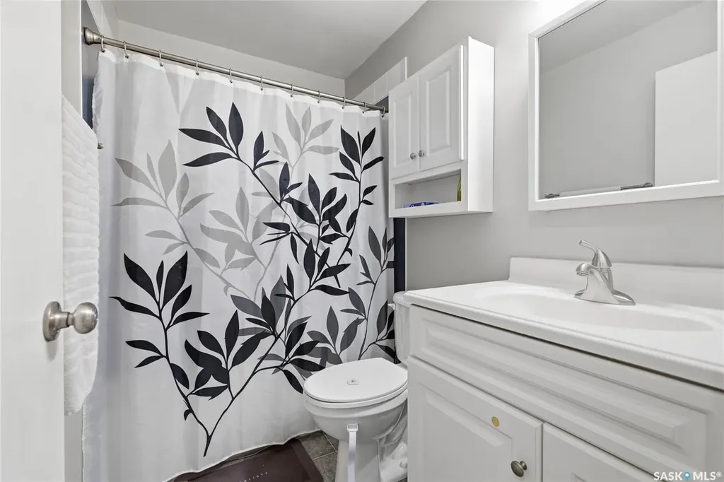 782 Hayworth Crescent N Regina SK S4X 1Y1