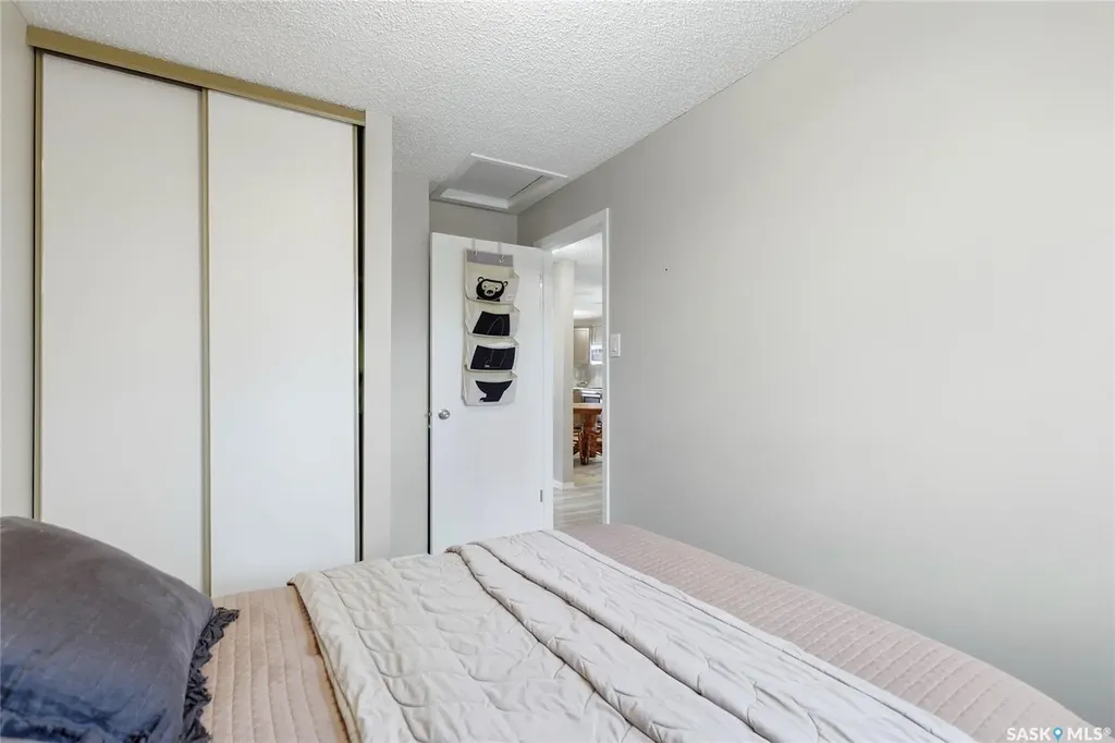 782 Hayworth Crescent N Regina SK S4X 1Y1