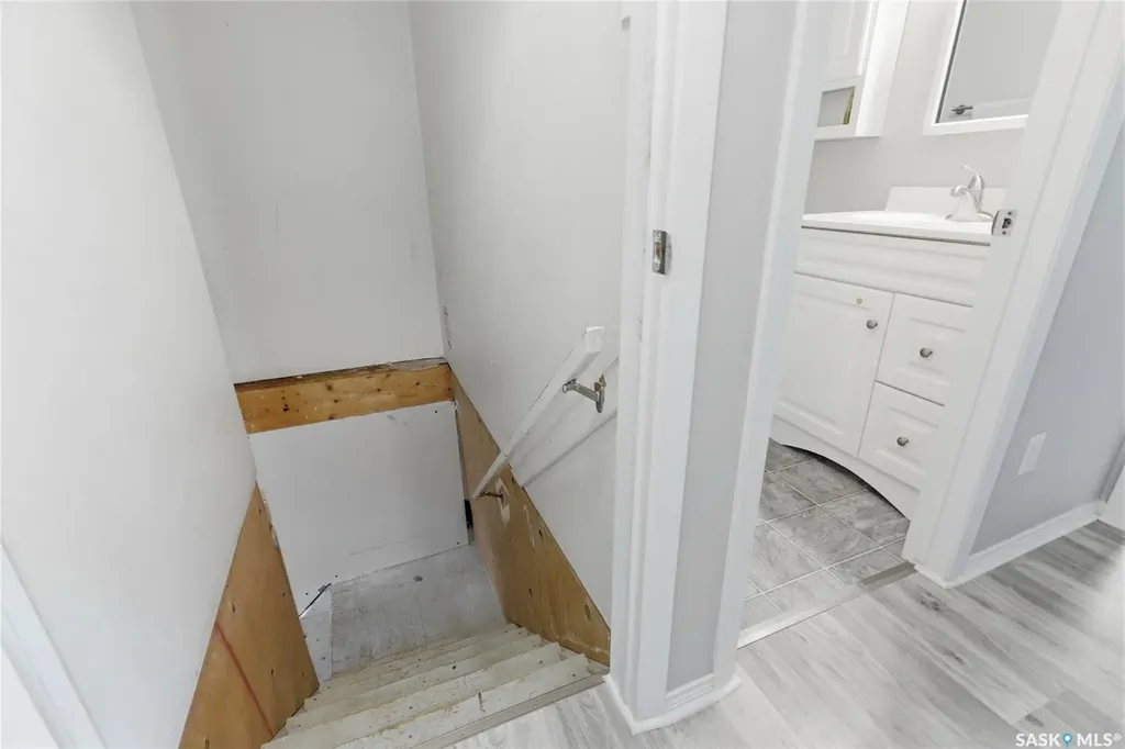 782 Hayworth Crescent N Regina SK S4X 1Y1