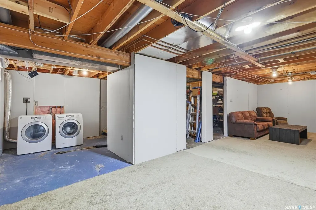 782 Hayworth Crescent N Regina SK S4X 1Y1