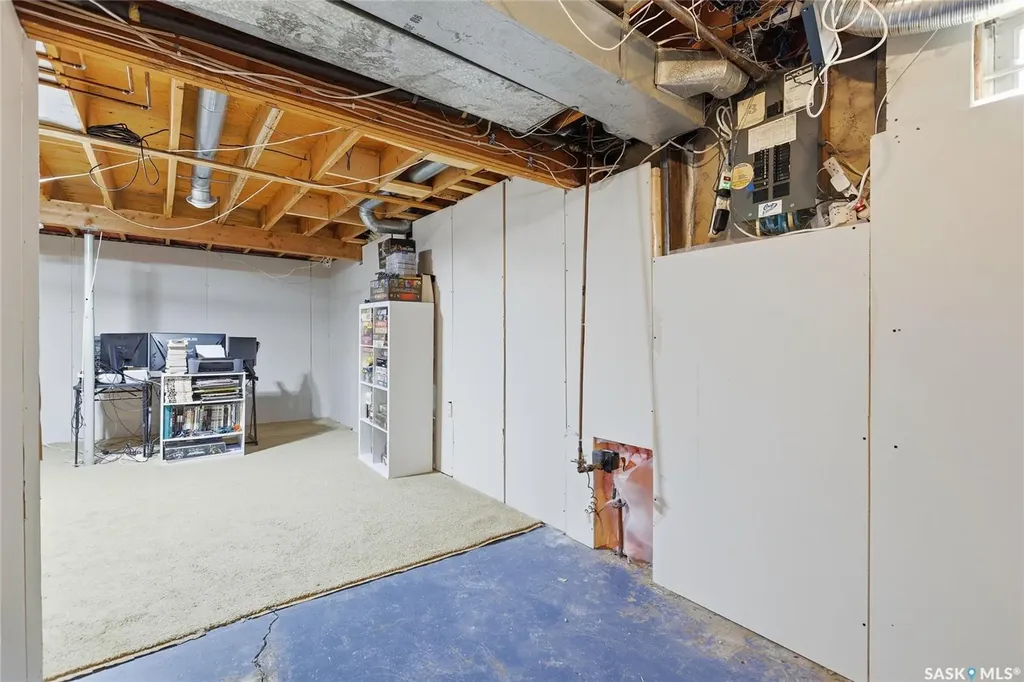 782 Hayworth Crescent N Regina SK S4X 1Y1
