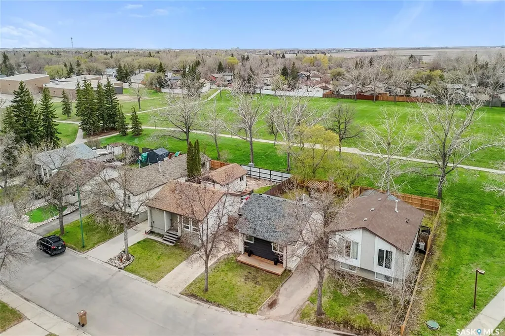 782 Hayworth Crescent N Regina SK S4X 1Y1