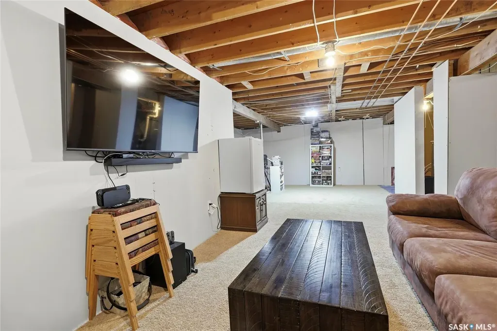 782 Hayworth Crescent N Regina SK S4X 1Y1