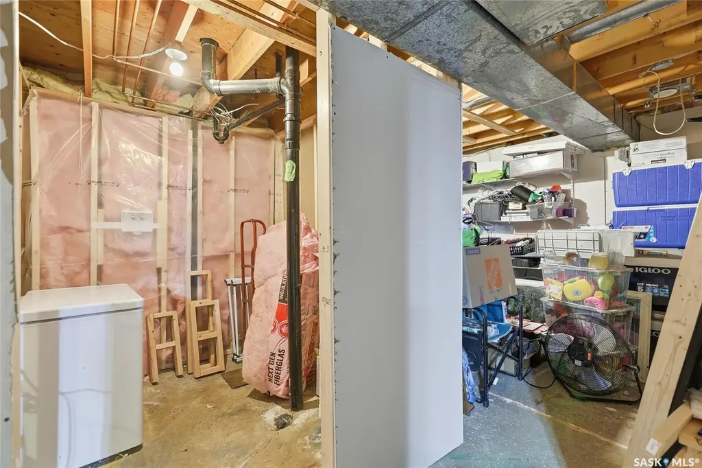 782 Hayworth Crescent N Regina SK S4X 1Y1