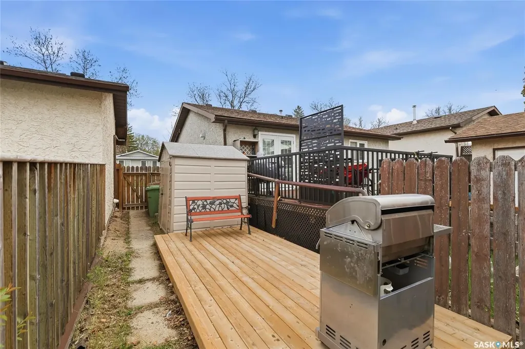 782 Hayworth Crescent N Regina SK S4X 1Y1