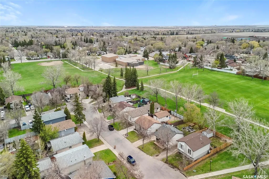 782 Hayworth Crescent N Regina SK S4X 1Y1