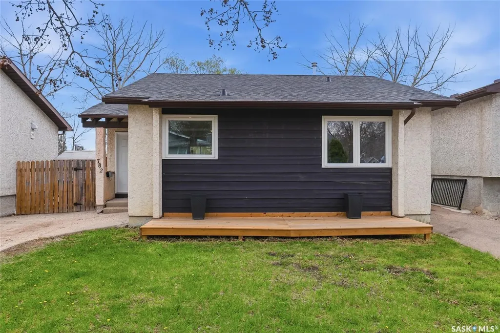 782 Hayworth Crescent N Regina SK S4X 1Y1