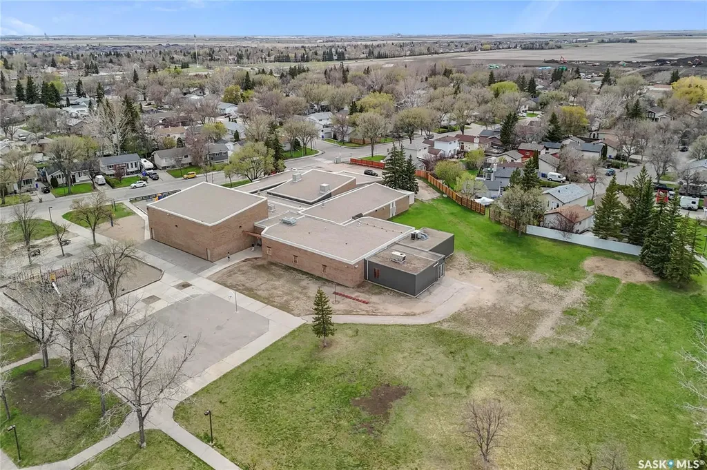 782 Hayworth Crescent N Regina SK S4X 1Y1