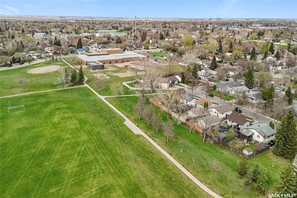 782 Hayworth Crescent N Regina SK S4X 1Y1