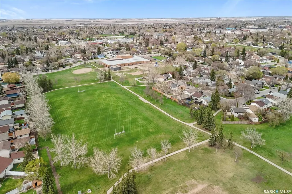 782 Hayworth Crescent N Regina SK S4X 1Y1