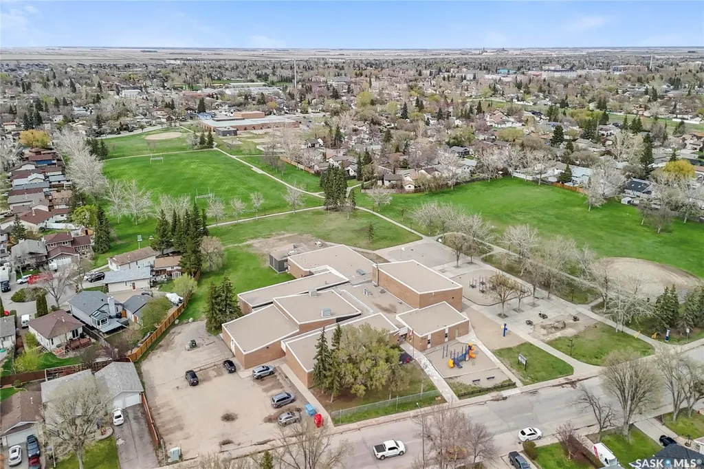 782 Hayworth Crescent N Regina SK S4X 1Y1