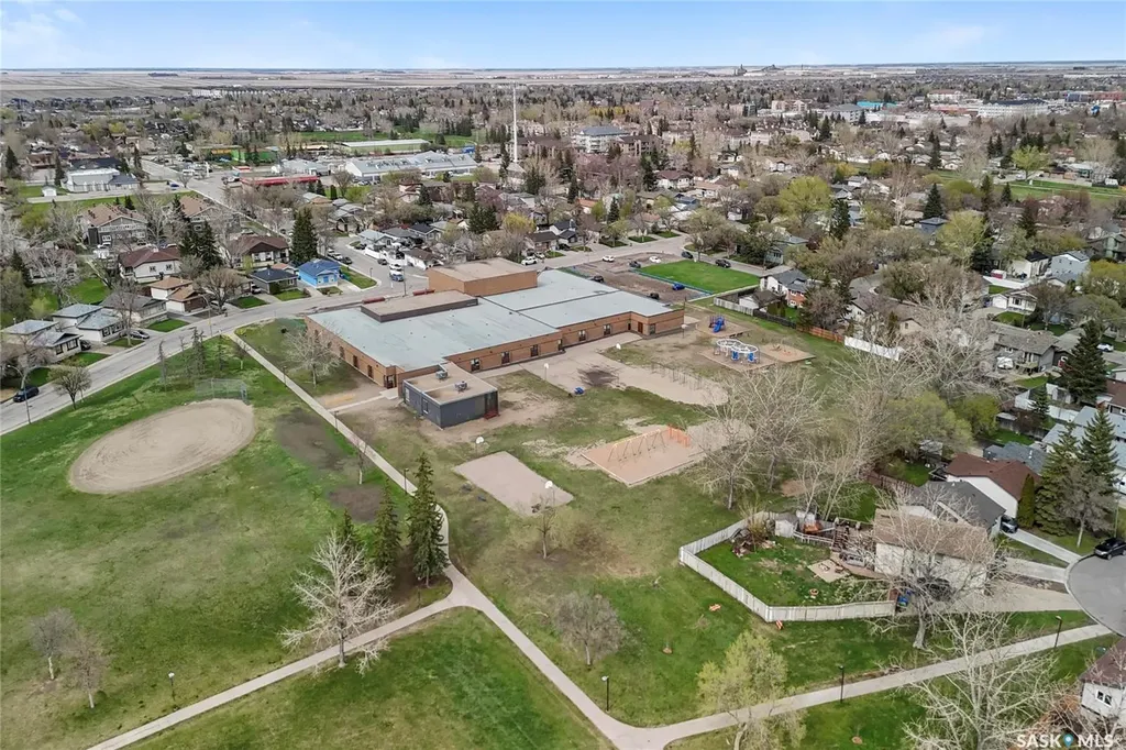 782 Hayworth Crescent N Regina SK S4X 1Y1