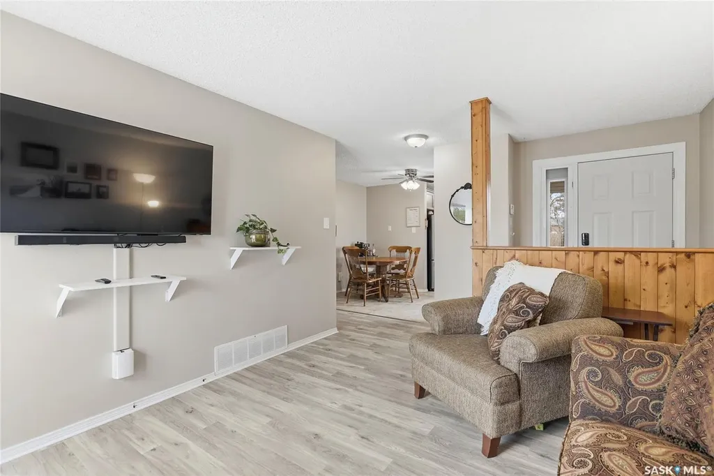 782 Hayworth Crescent N Regina SK S4X 1Y1