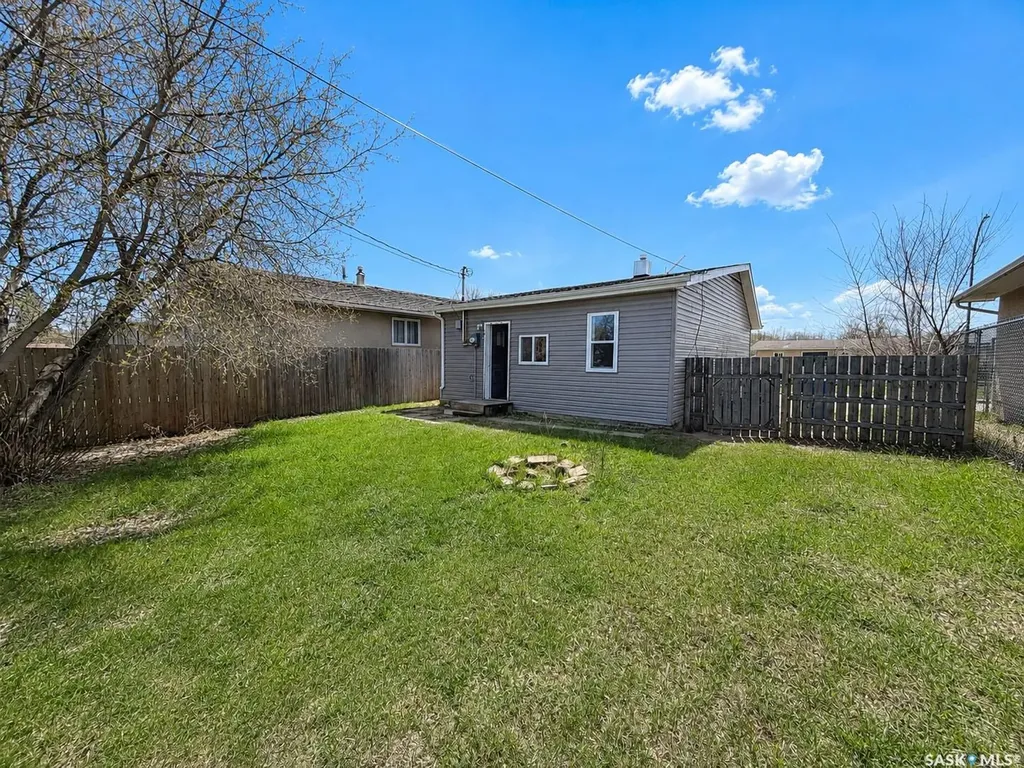 1338 18th Street W Prince Albert SK S6V 4B9