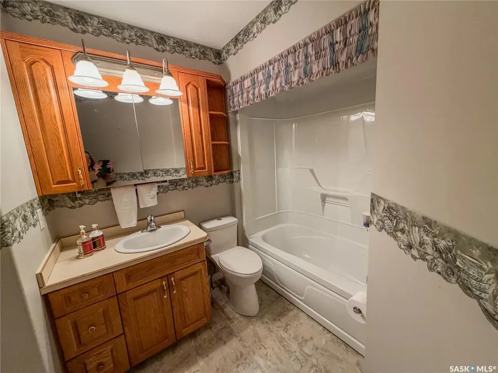 52 Russell Drive Yorkton SK S3N 3W2