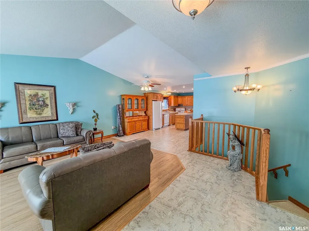 52 Russell Drive Yorkton SK S3N 3W2