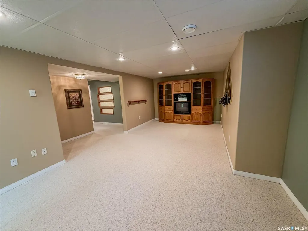 52 Russell Drive Yorkton SK S3N 3W2