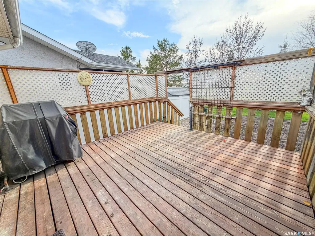 52 Russell Drive Yorkton SK S3N 3W2