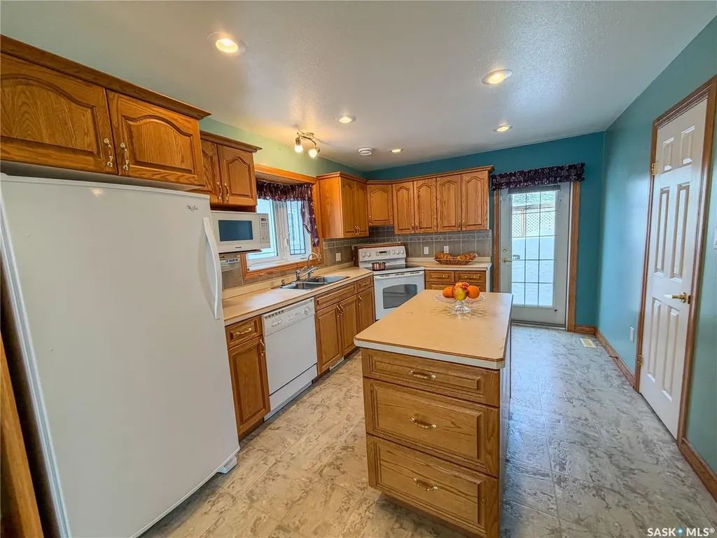 52 Russell Drive Yorkton SK S3N 3W2