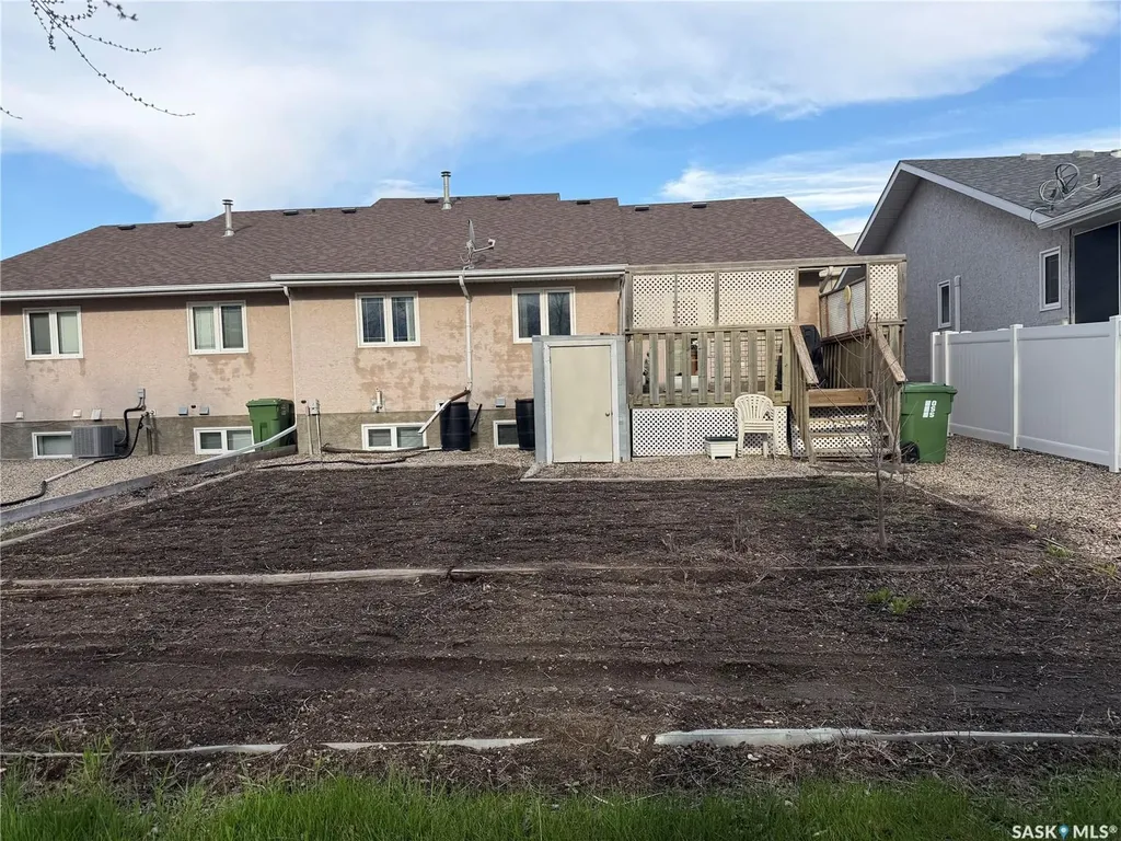 52 Russell Drive Yorkton SK S3N 3W2