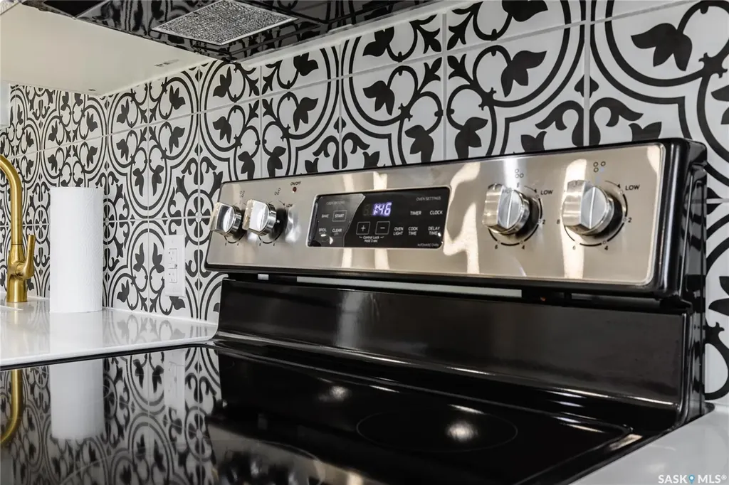 453 Lillooet Street W Moose Jaw SK S6H 4Z4
