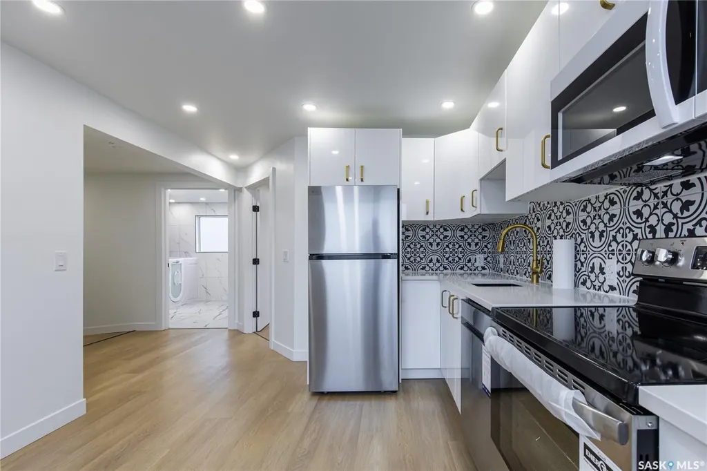453 Lillooet Street W Moose Jaw SK S6H 4Z4