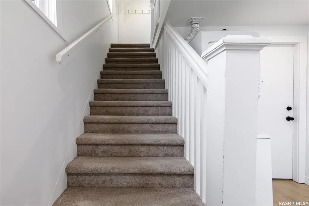 453 Lillooet Street W Moose Jaw SK S6H 4Z4