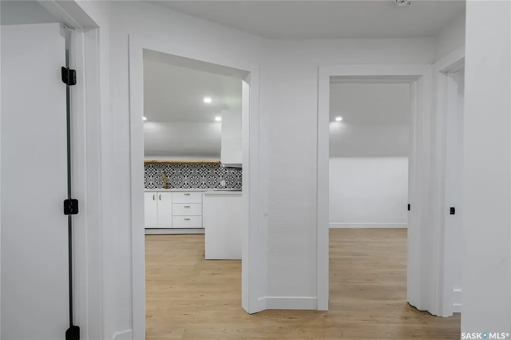 453 Lillooet Street W Moose Jaw SK S6H 4Z4