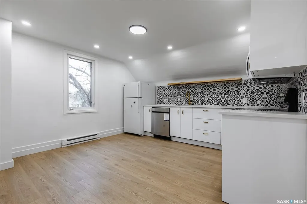 453 Lillooet Street W Moose Jaw SK S6H 4Z4