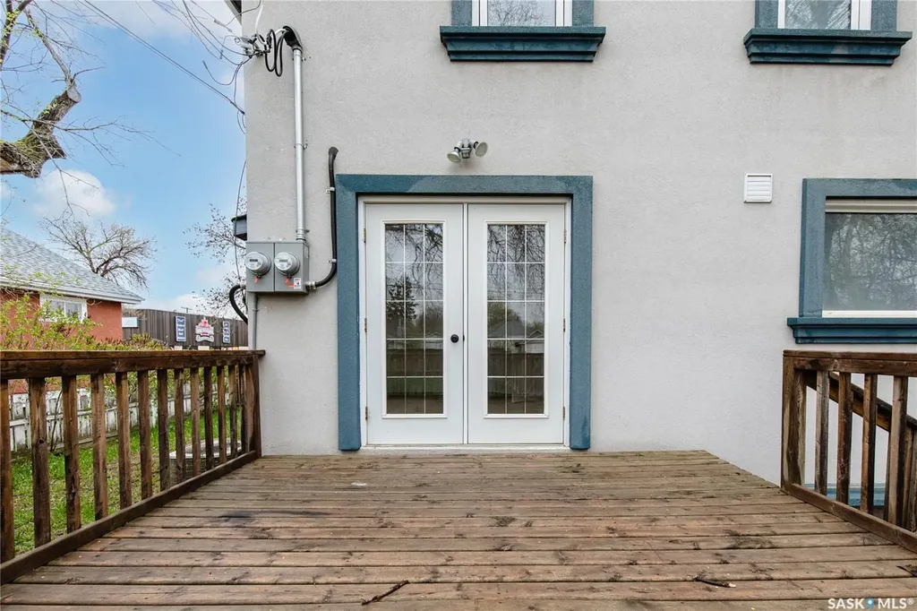 453 Lillooet Street W Moose Jaw SK S6H 4Z4