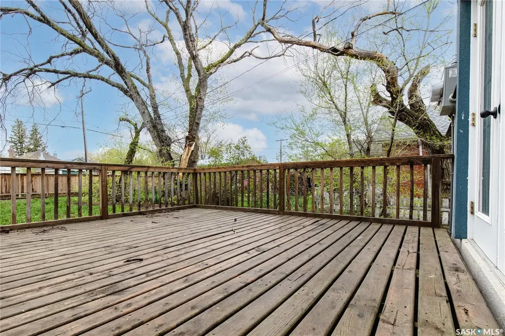453 Lillooet Street W Moose Jaw SK S6H 4Z4