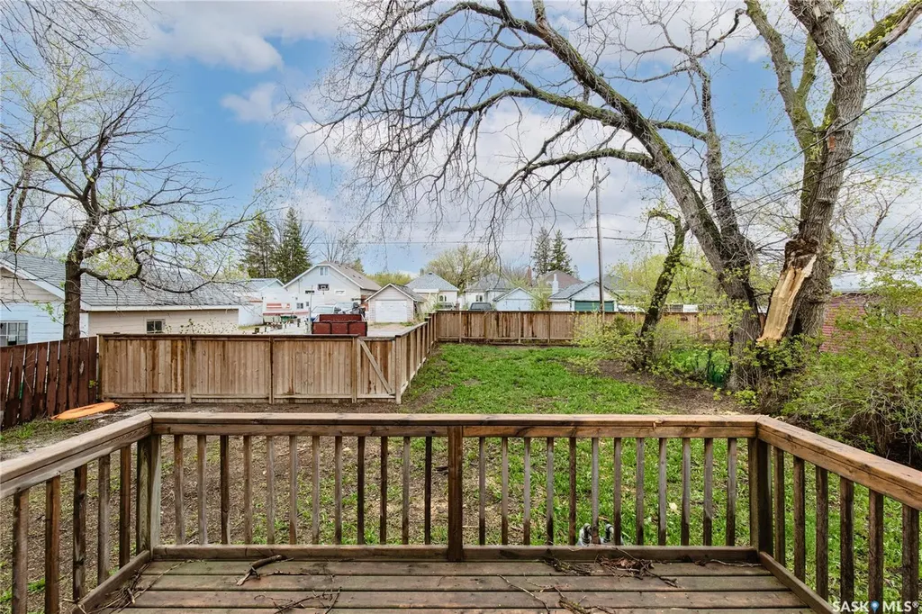 453 Lillooet Street W Moose Jaw SK S6H 4Z4