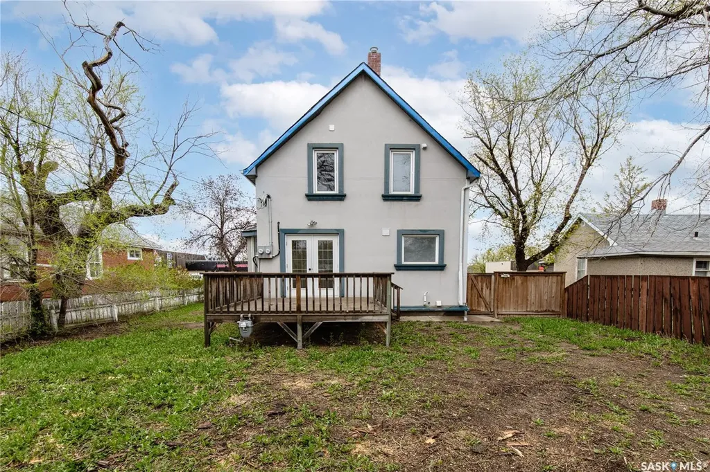 453 Lillooet Street W Moose Jaw SK S6H 4Z4