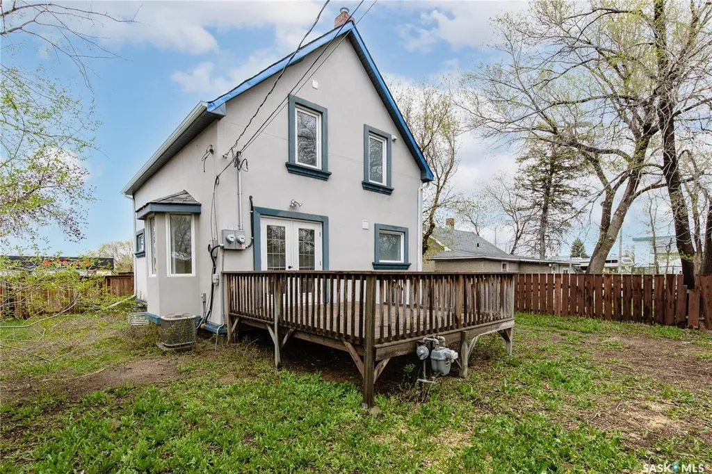 453 Lillooet Street W Moose Jaw SK S6H 4Z4