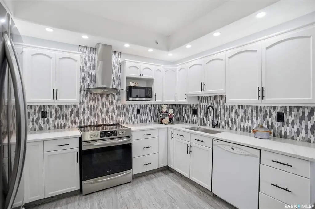 325 Keevil Crescent Saskatoon SK S7N 4R8