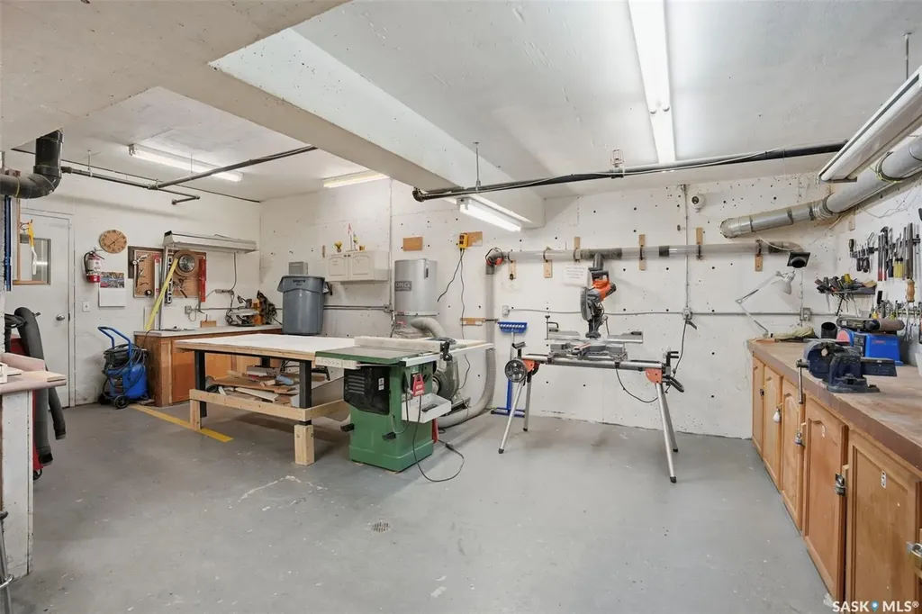 325 Keevil Crescent Saskatoon SK S7N 4R8