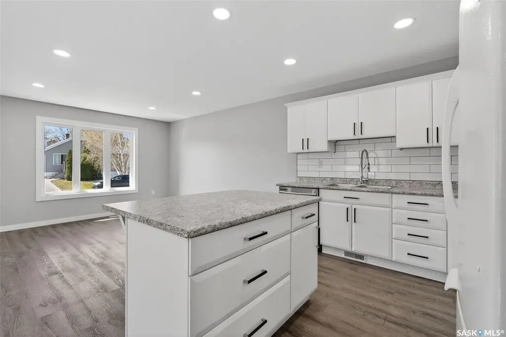 546 21st Street E Prince Albert SK S6V 1M4