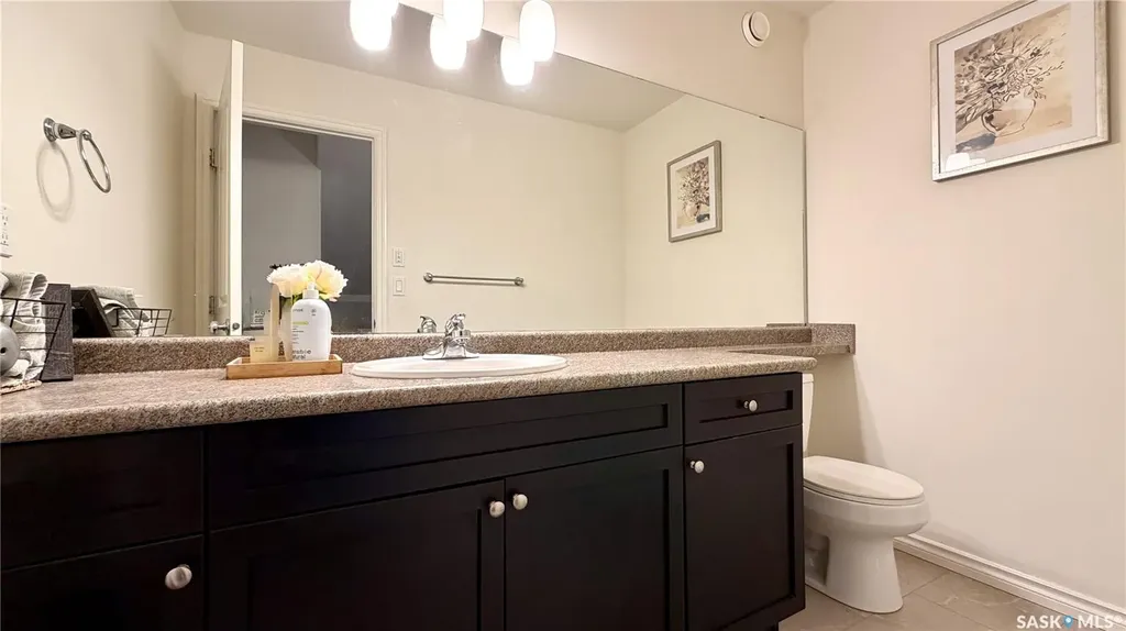 230 Veltkamp Lane Saskatoon SK S7T 0S1