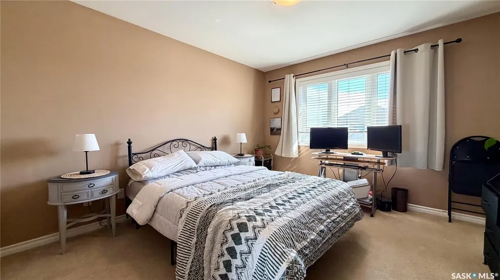 230 Veltkamp Lane Saskatoon SK S7T 0S1