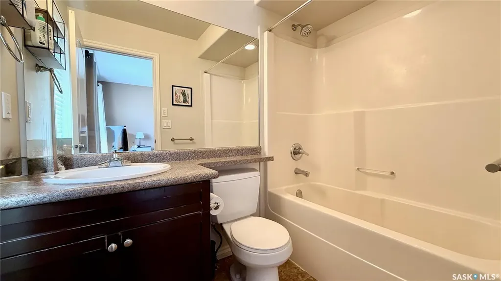 230 Veltkamp Lane Saskatoon SK S7T 0S1