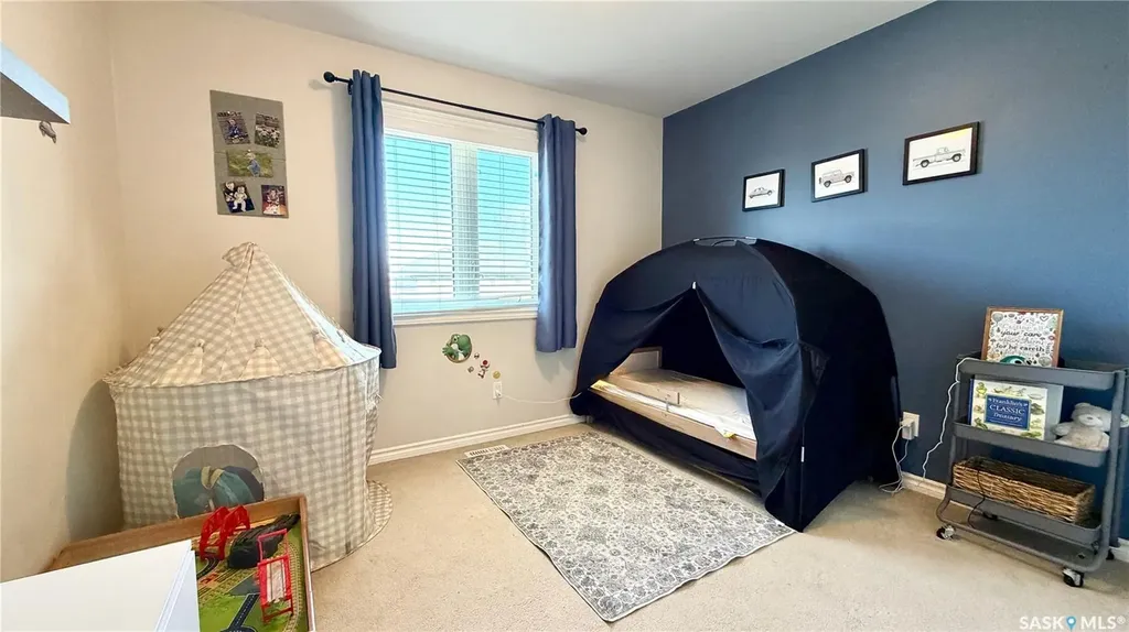 230 Veltkamp Lane Saskatoon SK S7T 0S1